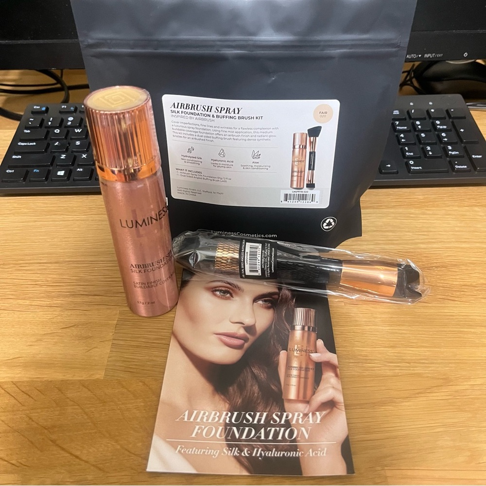 Luminess Airbrush spray Foundation and brush Fair 020
